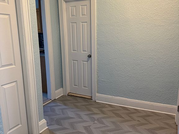 4th image of 2918 Laconia Ave APT 1