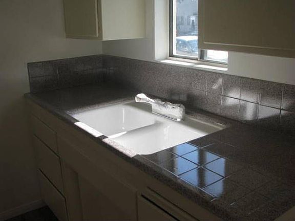 Kitchen Sink Counter