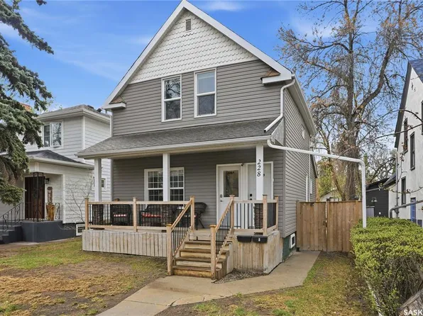 228 8th STREET E, Saskatoon, SK S7H 0P3