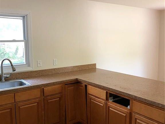 3rd image of 13317 Sherri Dr