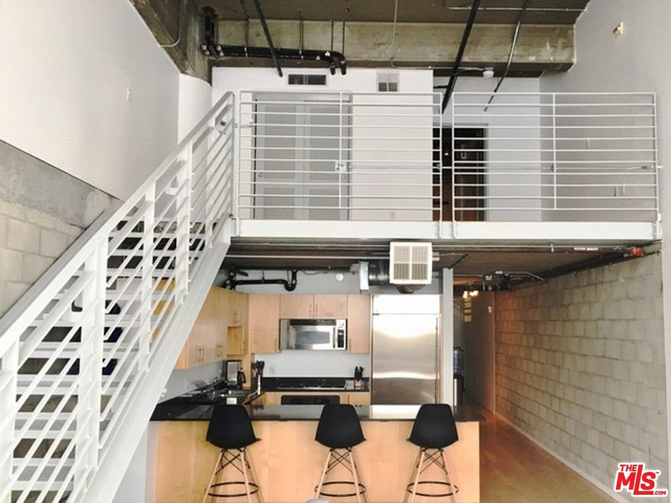 1st image of 1130 S Flower St APT 113