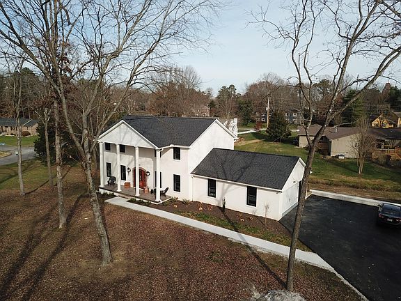 2nd image of 602 E Fox Den Dr