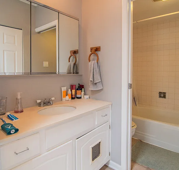 4334 N Clarendon Ave #309 — Photo 7
