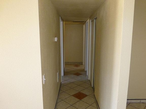 4th image of 6002 W Windsor Ave