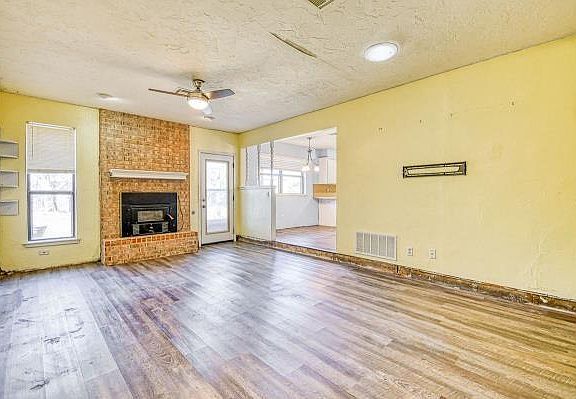 3rd image of 1528 Northcliff Ave