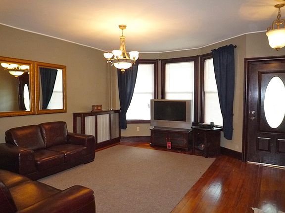 3rd image of 272 Quail St #1