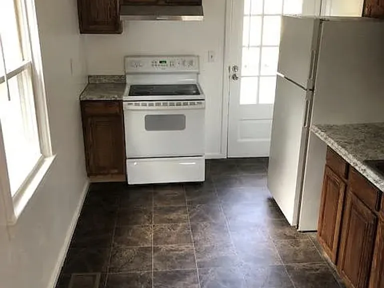 9 Hathaway Ln — Photo 7
