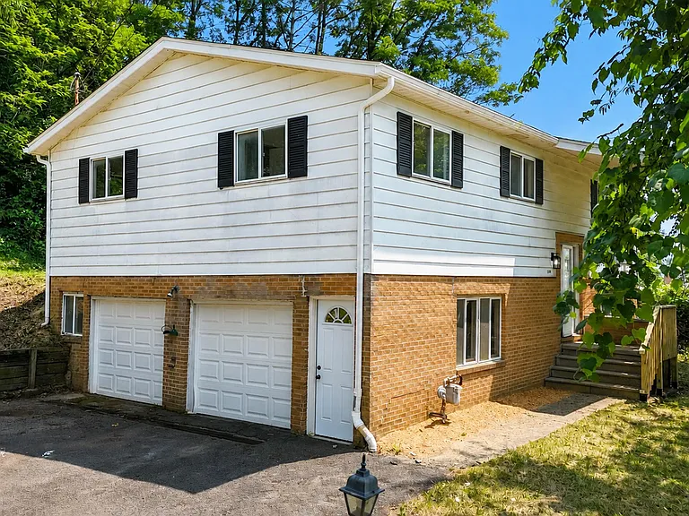 1308 Perry Ave — Photo 1