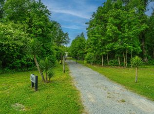 1347 Mandella Rd, Bonneau, SC 29431