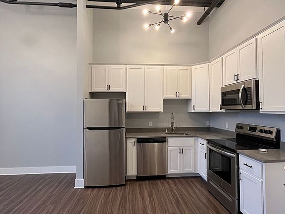 3rd image of 905 Bingham St APT 103