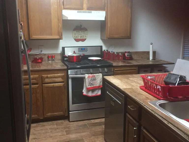 375 N Melrose Dr N #C — Photo 28