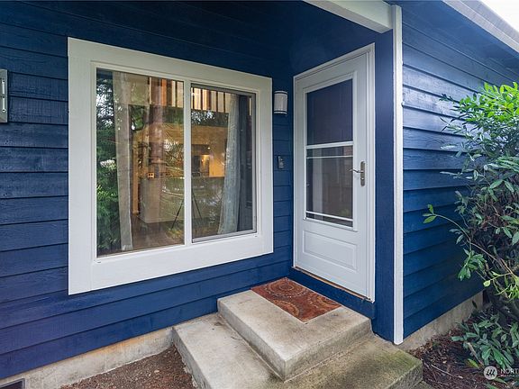 4th image of 660 Malibu Drive SE