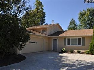 6672 Miller Dr, North Ridgeville, OH 44039