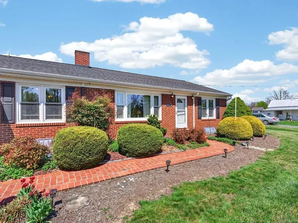 9625 Town Hall Rd, Mc Gaheysville, VA 22840