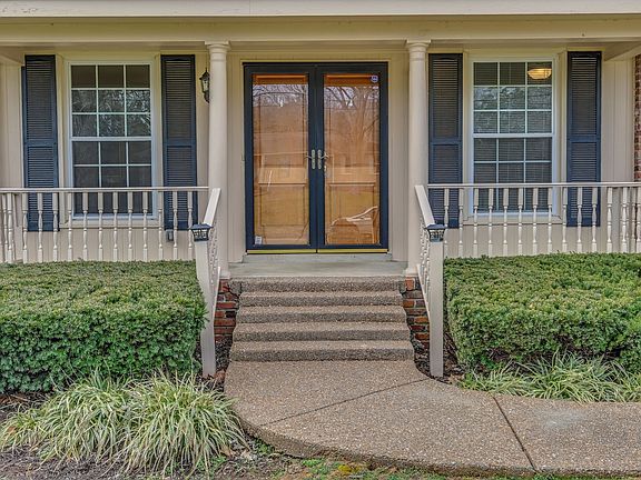 3rd image of 760 Harpeth Bend Dr