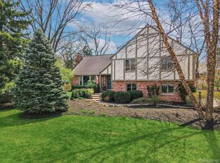 174 Aintree Rd, Rochester, MI 48306