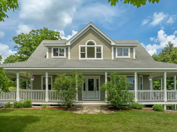 1 Tavern Way, Falmouth, ME 04105