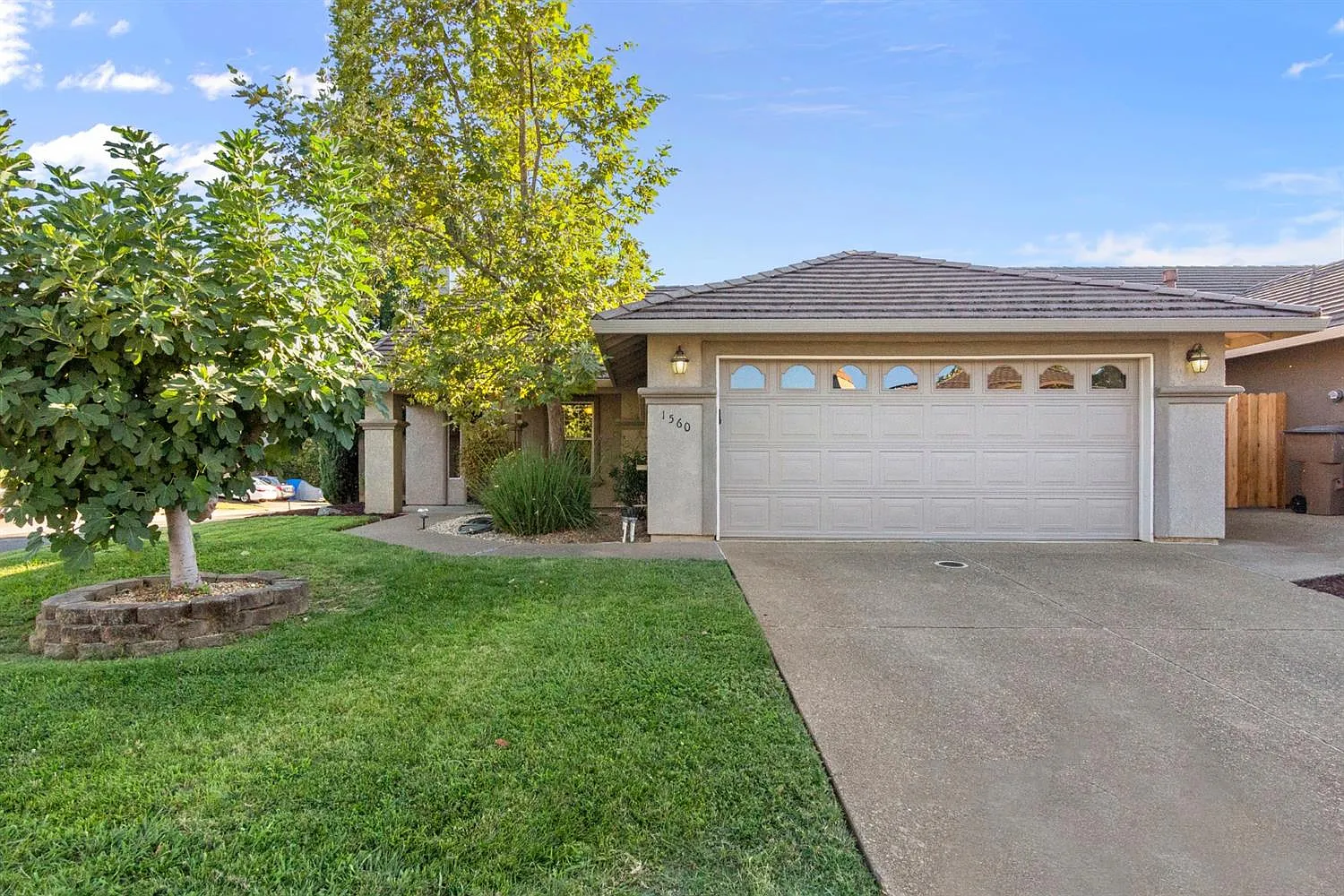 1560 El Camino Verde Dr photo 1