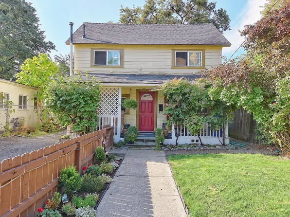 575 SW G St, Grants Pass, OR 97526