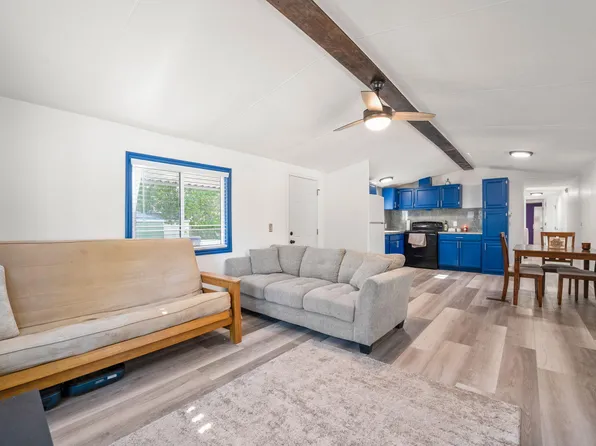 61040 S Queens Dr Unit 17, Bend, OR 97702