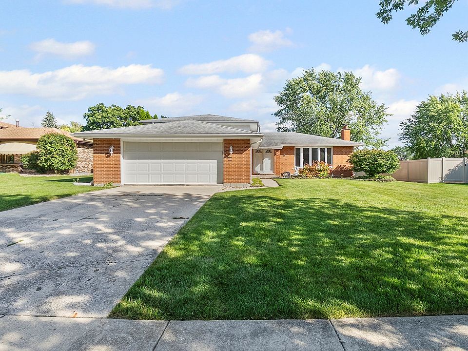 1st image of 14405 Creekwood Dr