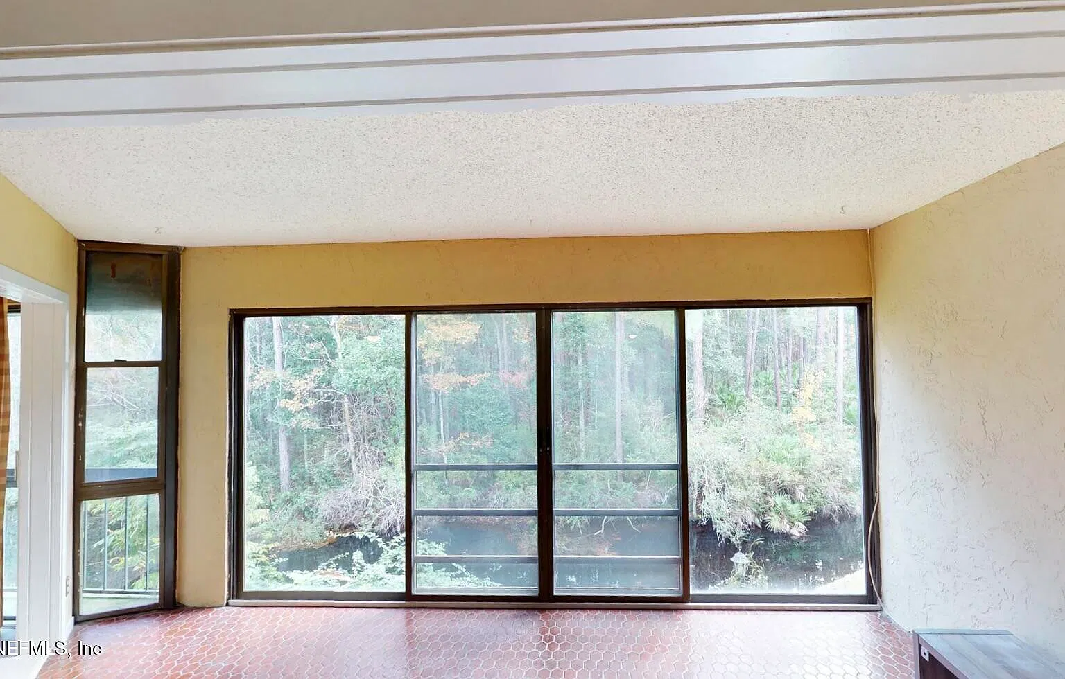 2 bed, 2.0 bath, 1448 sqft, $1,350 — Photo 4