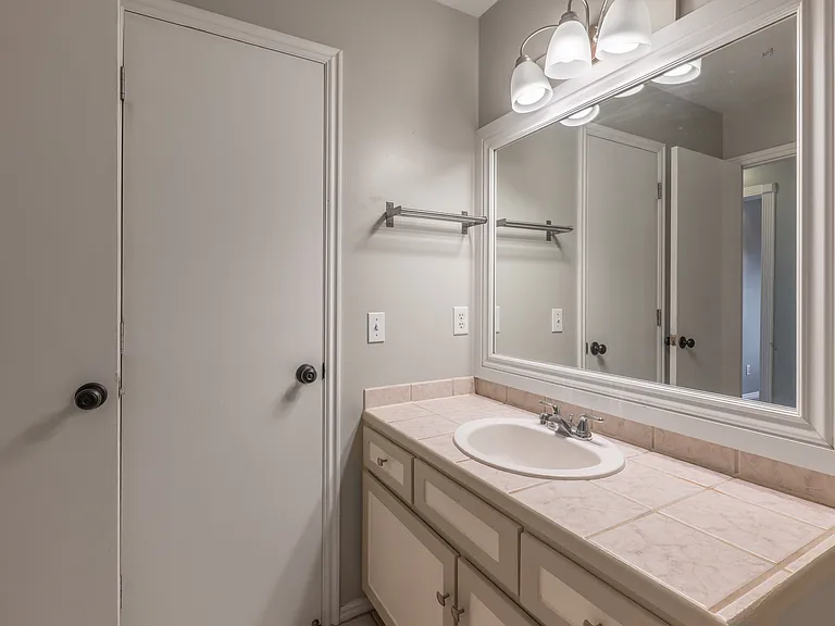3907 W Rockwood Way — Photo 15