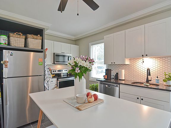 2nd image of 49 Emanuel St #2