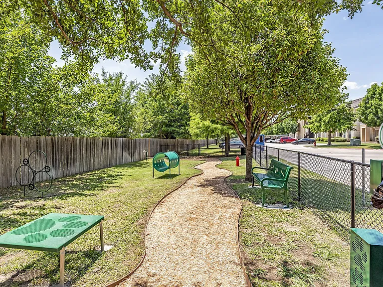 The Park on Forum — Photo 4