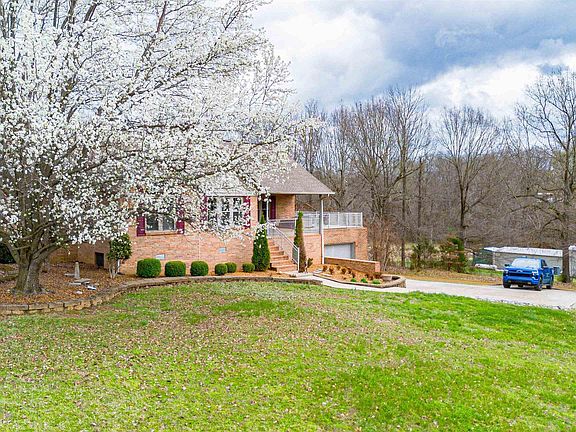 3rd image of 240 McIntosh Rd