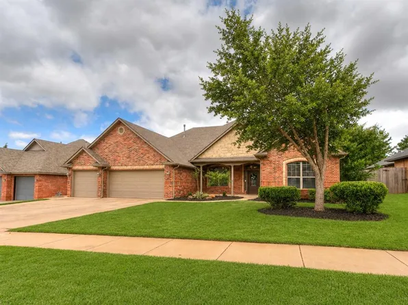 245 E Mobile Ter, Mustang, OK 73064