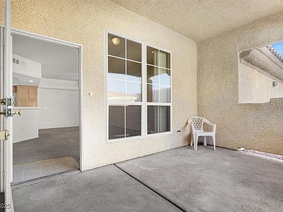 5th image of 3604 Monarcas St Unit 101