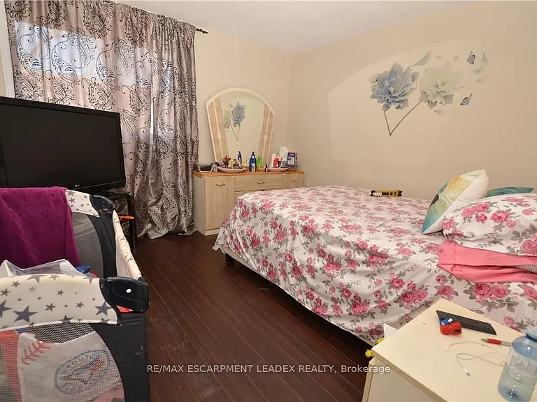 490 Grey St E #23 — Photo 12