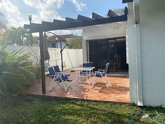 4th image of 1481 SW 124th Ct #7-G