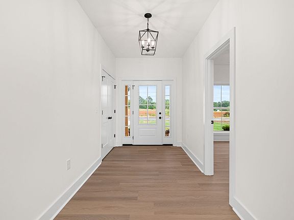 4th image of 80 Foster Dr