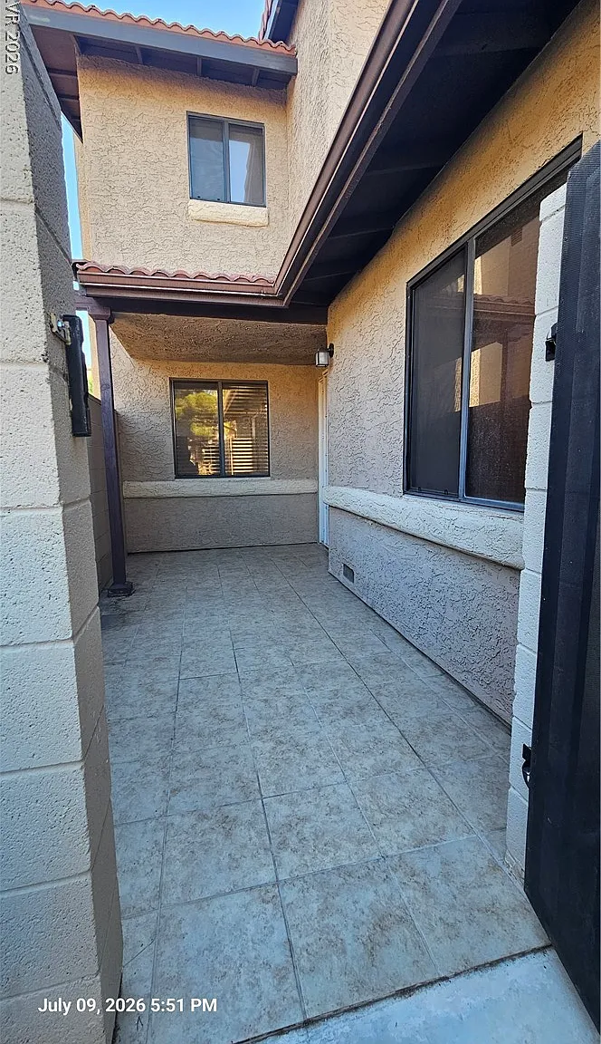 3 bed, 2.5 bath, 1631 sqft, $1,800 — Photo 2