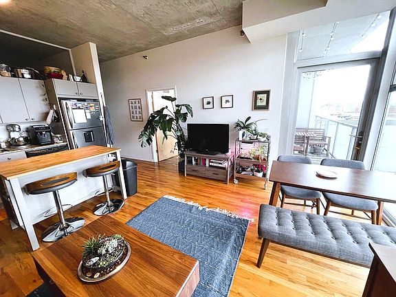 4th image of 1620 S Michigan Ave Unit 819