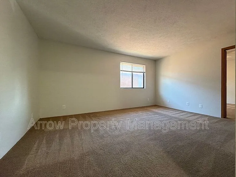 1421 D St #2 — Photo 9