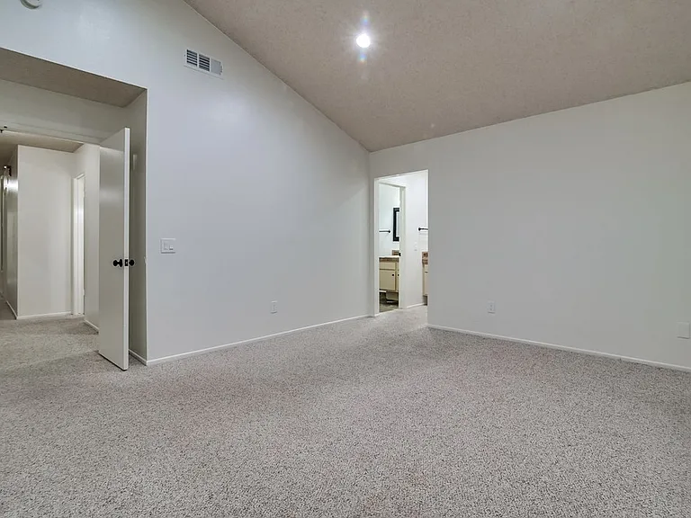 929 Darlene Ct — Photo 30