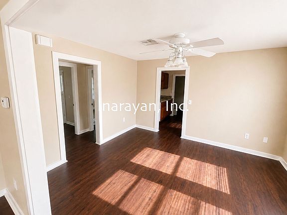 5th image of 821 W Kaley Ave