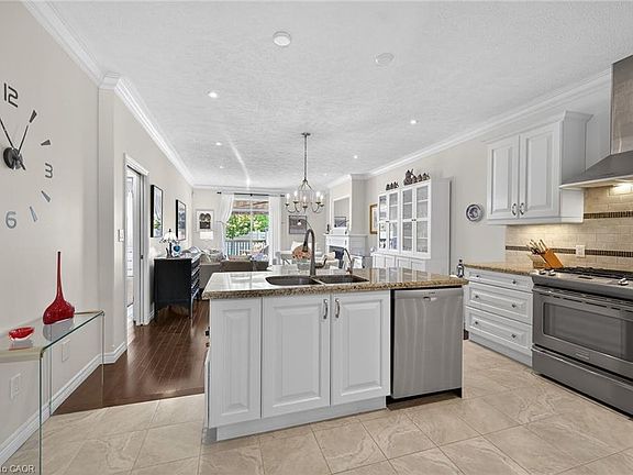 4th image of 244 Dundas St W #3