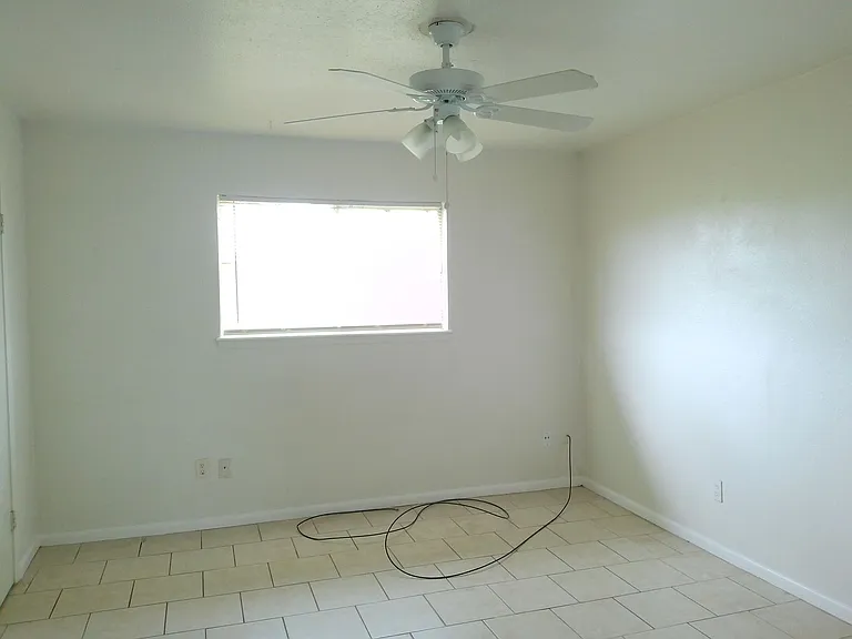 5723 Crestmore Dr — Photo 5