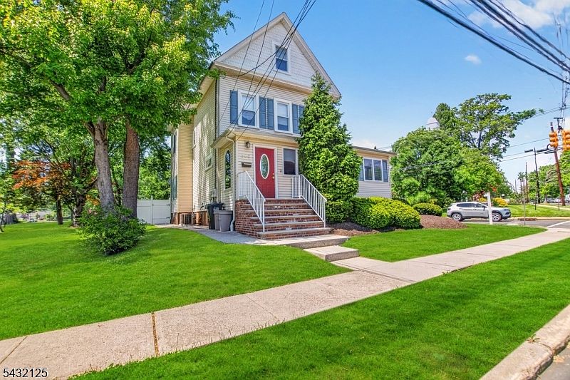 1st image of 302 Walnut Ave
