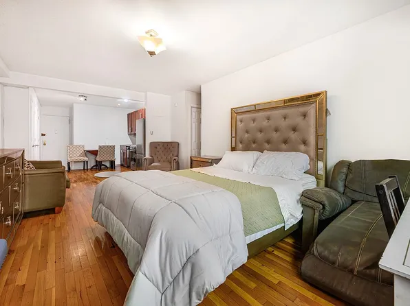 275 Webster Ave APT 3G, Brooklyn, NY 11230