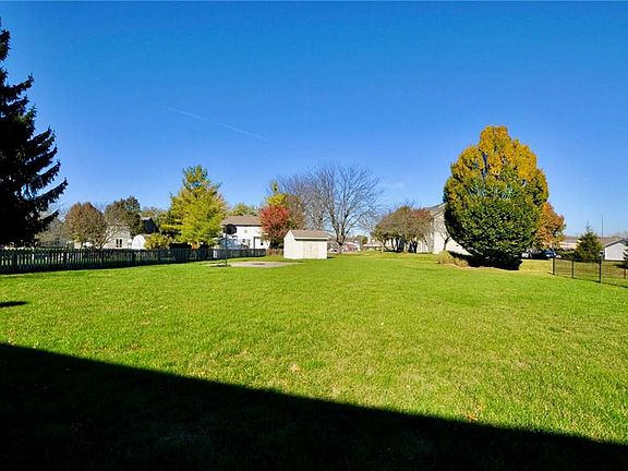 3rd image of 4250 Saffron Dr