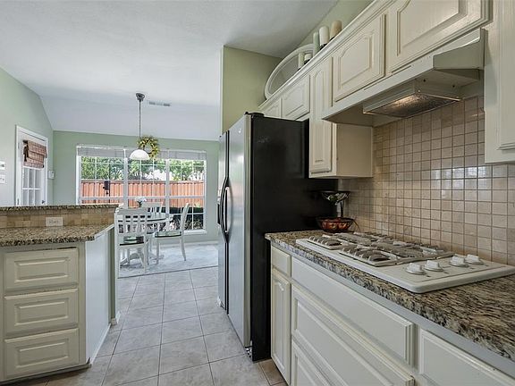 3rd image of 3421 Santana Ln