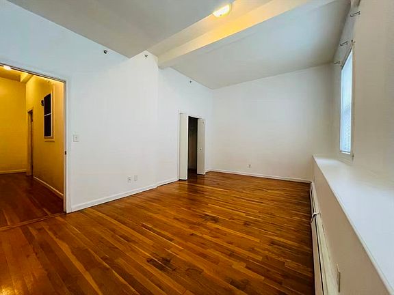 3rd image of 110 Branch St Unit 2