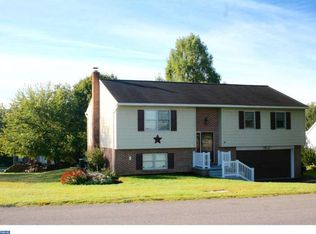 2008 Pennwick Rd, Lancaster, PA 17601