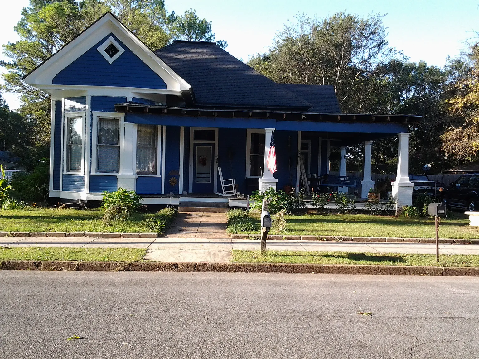 136 W Ellawood Ave photo 1