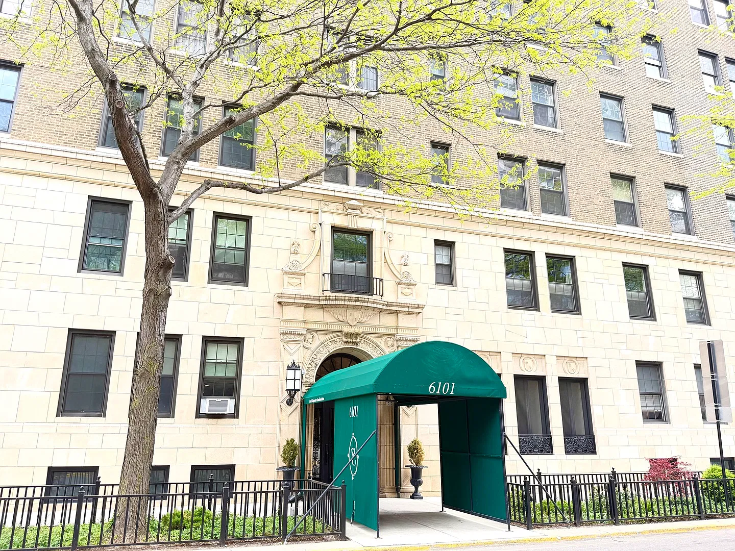 1 bed, 800 sqft, $1,700 — Photo 2